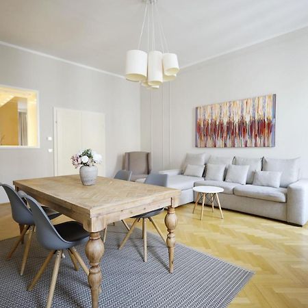 Heymi Apartments Karlsplatz Wien Exteriör bild