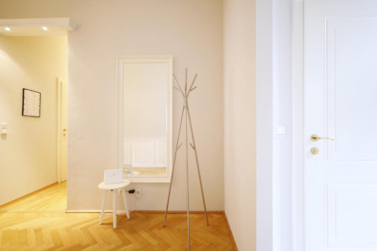 Heymi Apartments Karlsplatz Wien Exteriör bild